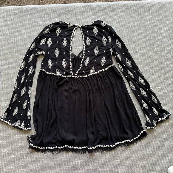 Free people women’s baby doll embroidered top, black, and white sz XS - Picture 2 of 10